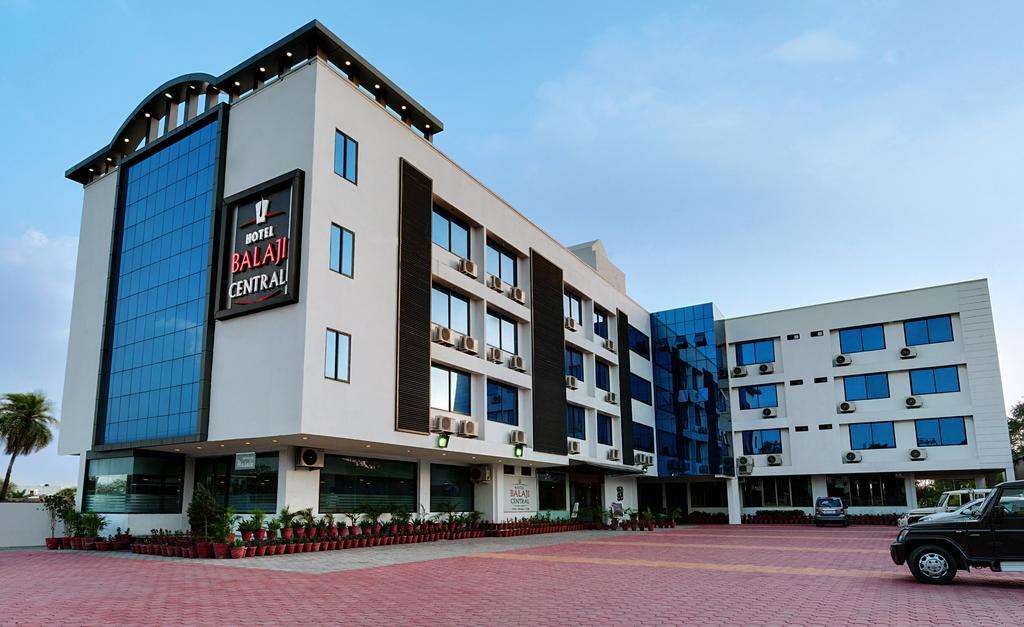 Hotel Balaji Central Ratlām Exteriör bild