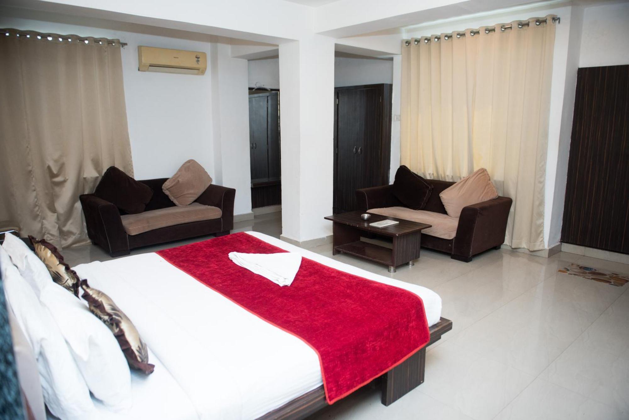 Hotel Balaji Central Ratlām Exteriör bild