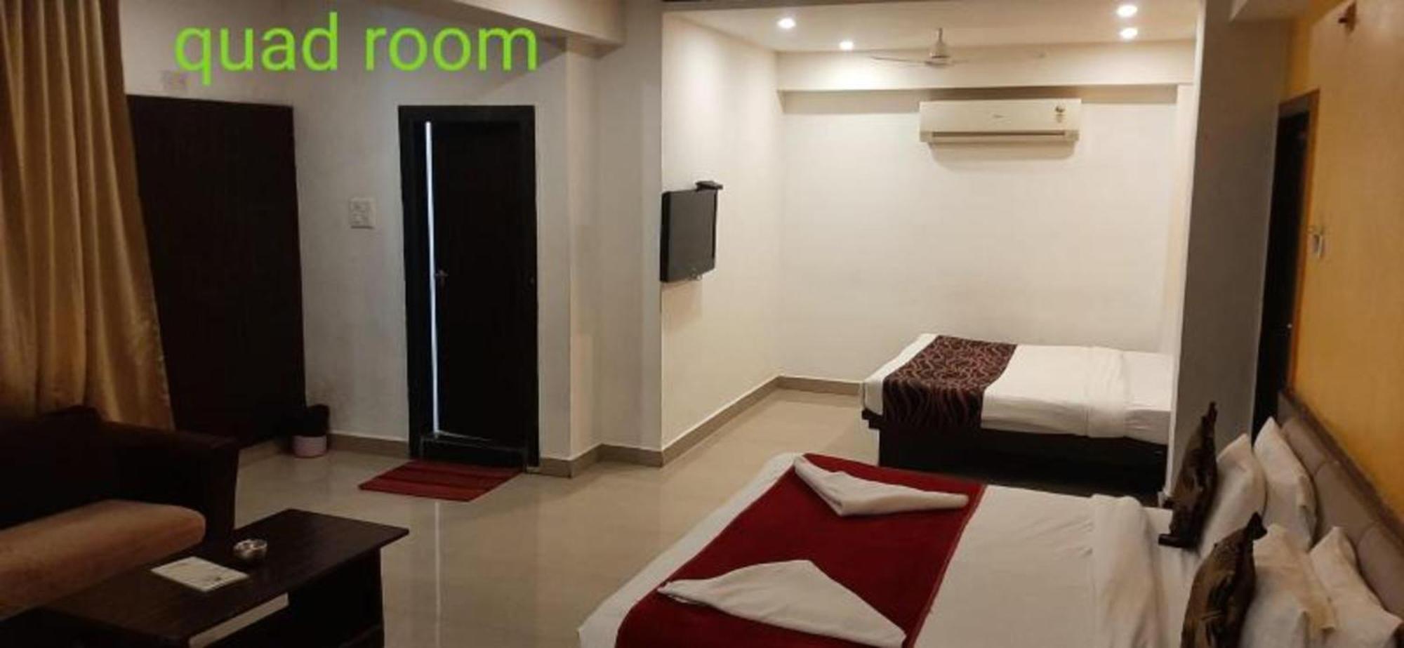 Hotel Balaji Central Ratlām Exteriör bild