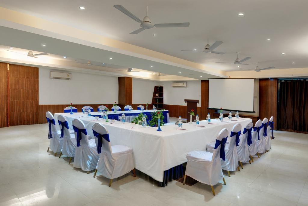 Hotel Balaji Central Ratlām Exteriör bild