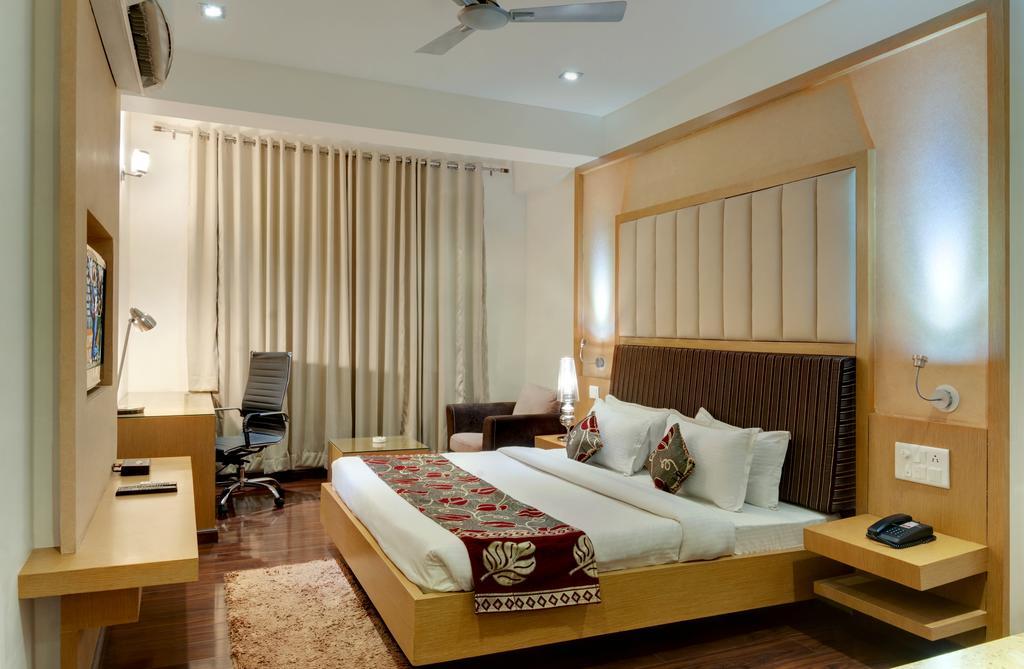 Hotel Balaji Central Ratlām Rum bild
