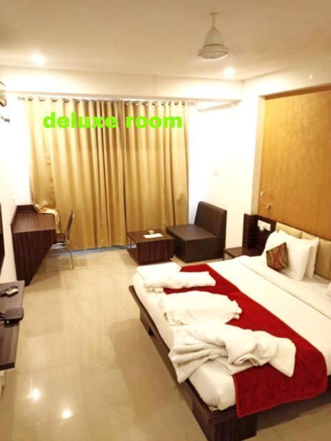 Hotel Balaji Central Ratlām Rum bild