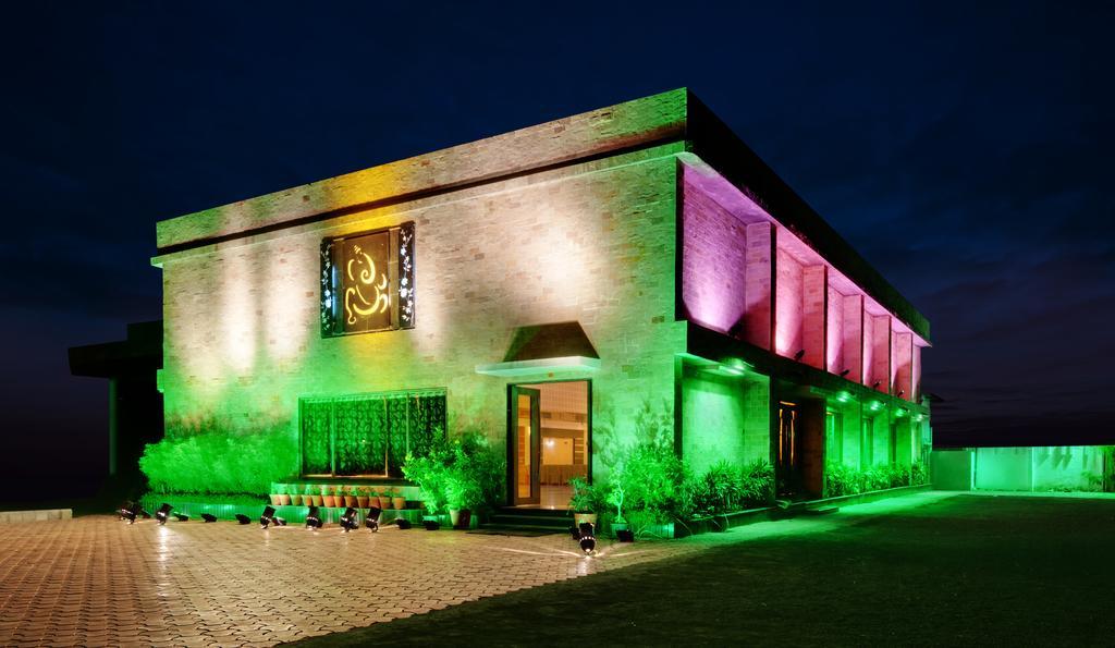 Hotel Balaji Central Ratlām Exteriör bild